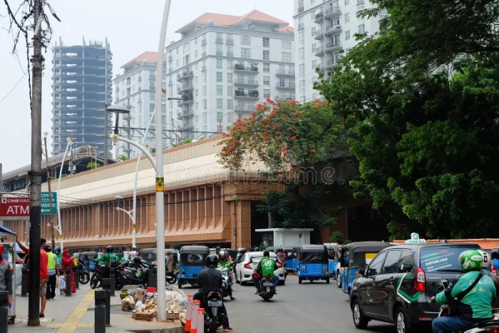 Cikini stasiun apartemen transportation sewa transportasi kereta jendela360